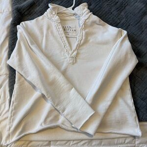 Frank & Eileen Classic White Top